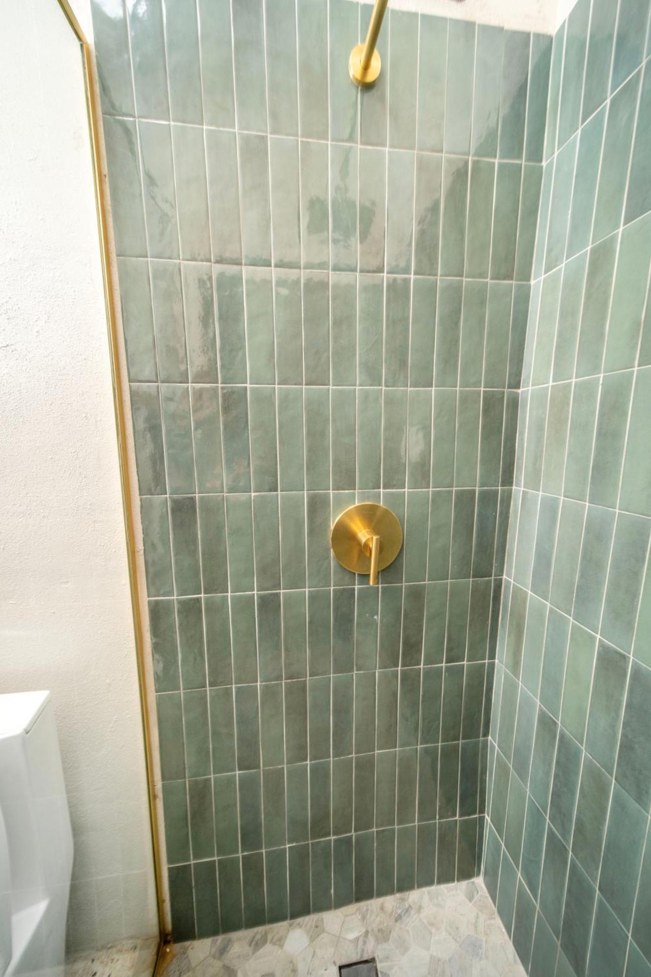 11 Balcony Bliss In Creative Santurce Hotel *