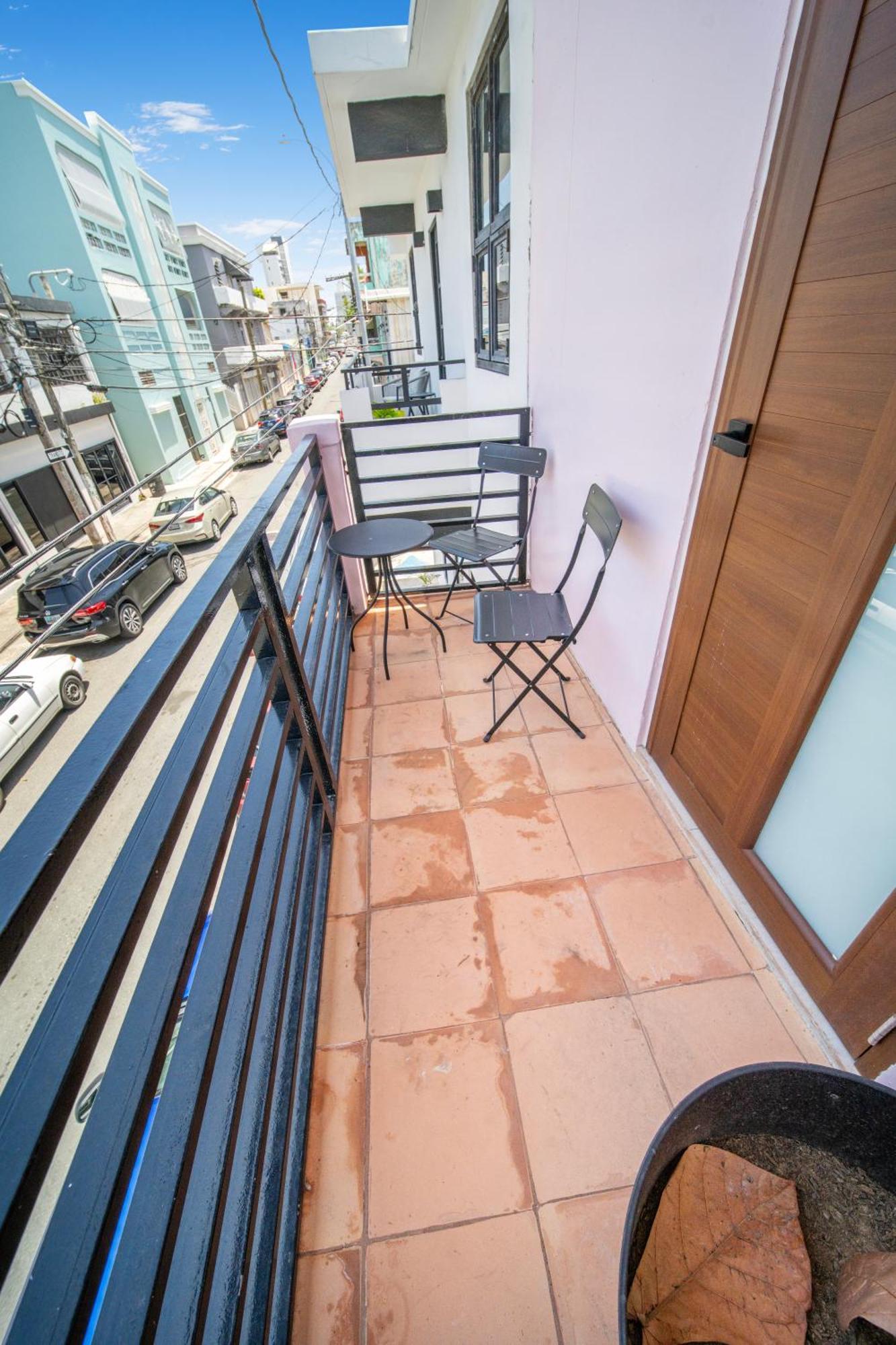 11 Balcony Bliss In Creative Santurce Hotel *